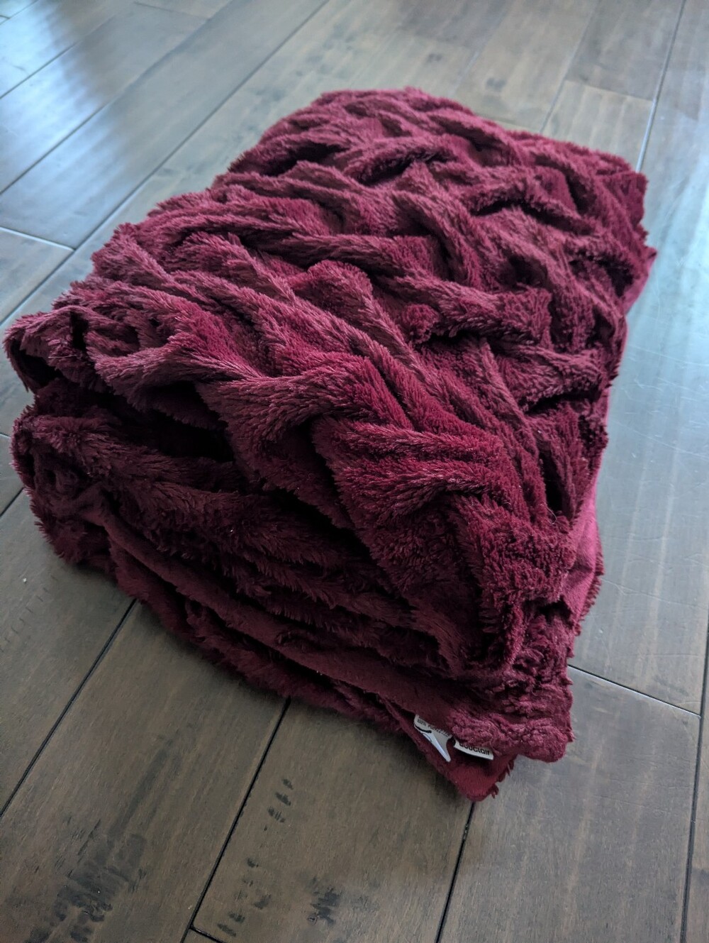Plush Cable-Knit Accent Throw - Deep Burgundy